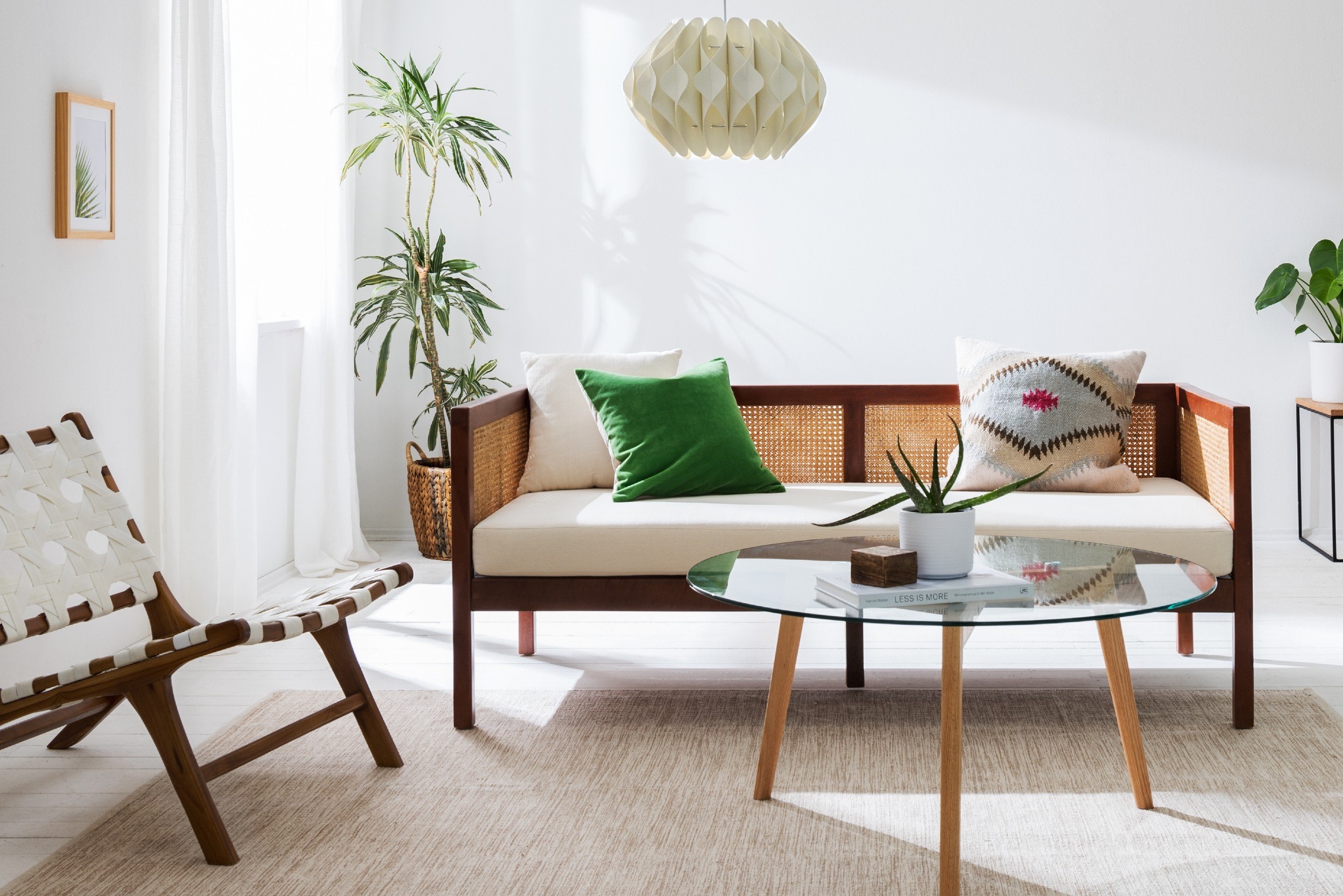 Holztöne Kombinieren: So Wirkt Es Stimmig | Home24 within Wohnzimmer Unterschiedliche Möbel